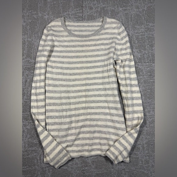 Old Navy Sweater Womens M Gray White Stripe 100% Cashmere Pullover Soft Cozy - Picture 1 of 5